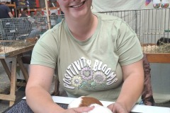 Frisia-Jongdierendag-2025-Cavia-keuring-Anne-Poelstra-caviafokker-en-dierenarts